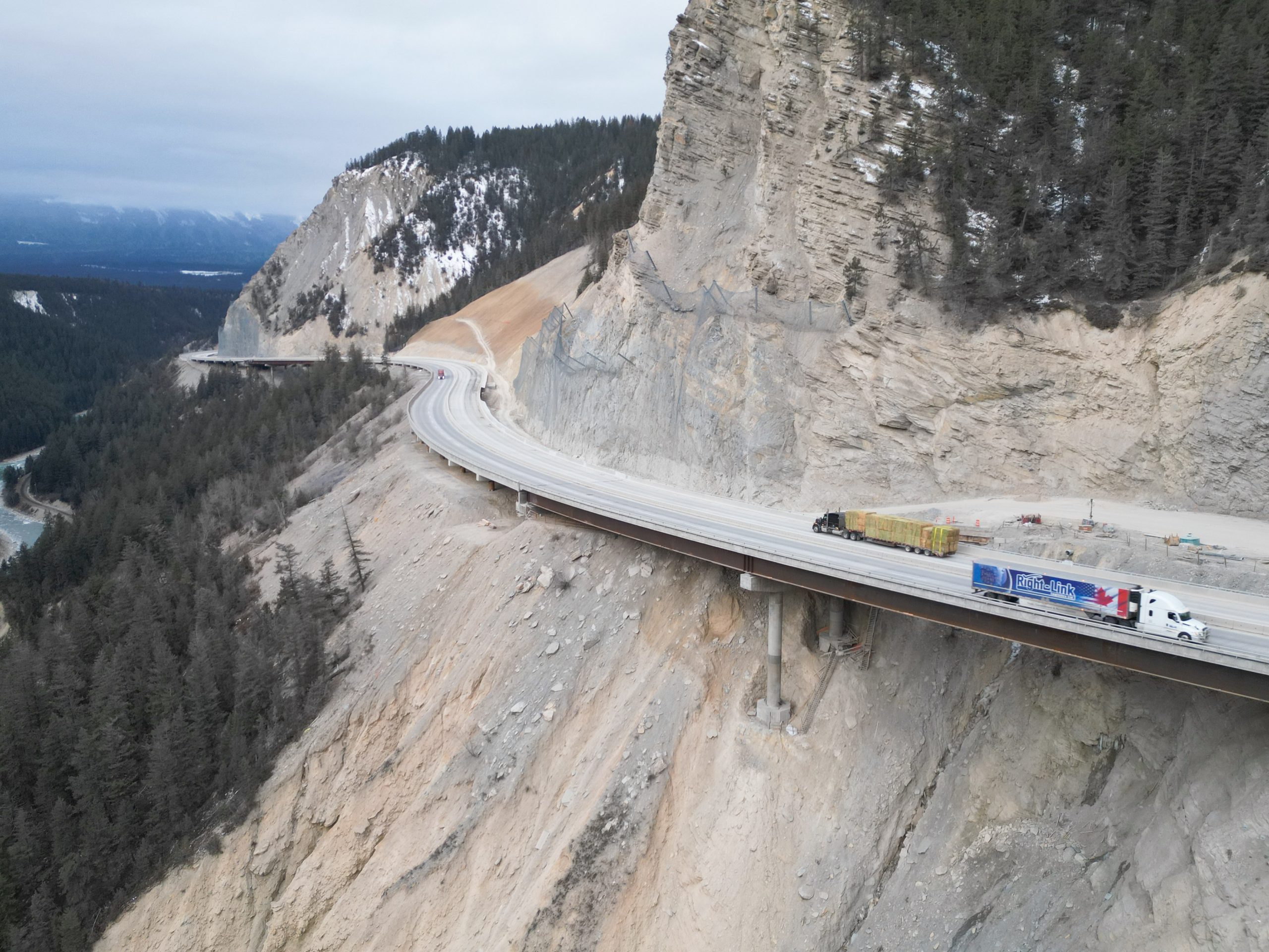 Photos & Videos Kicking Horse